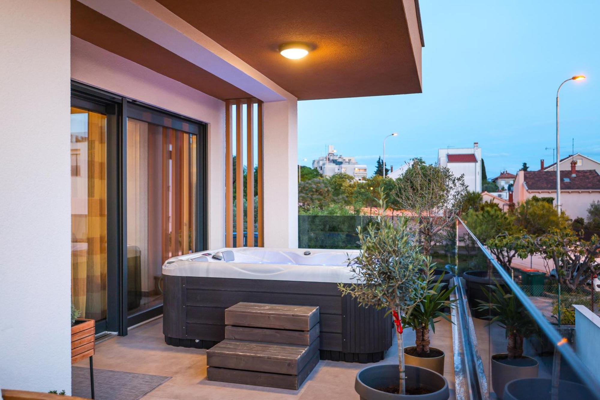 Luma Luxury Apartment With Jacuzzi Zadar Eksteriør billede