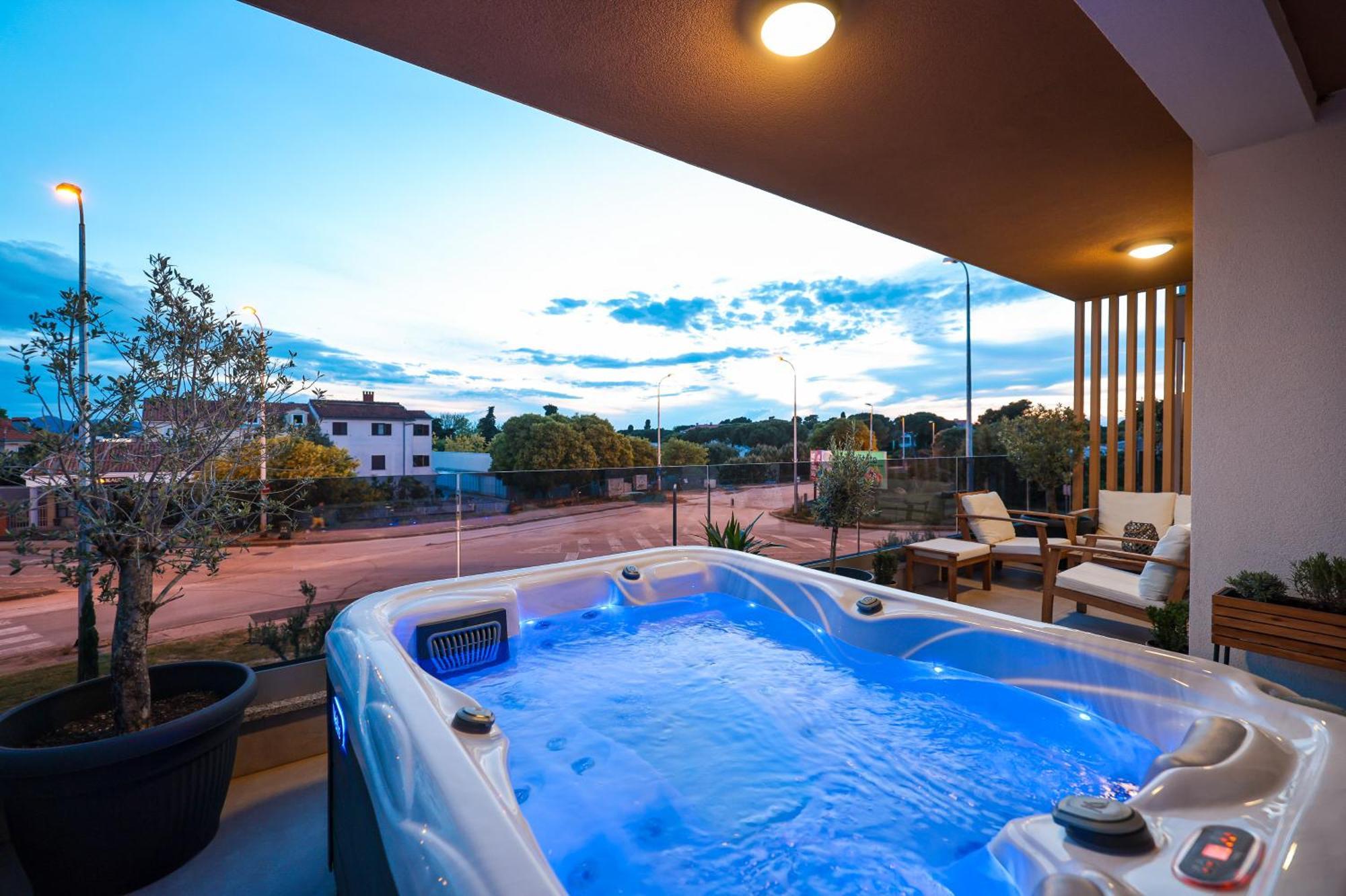 Luma Luxury Apartment With Jacuzzi Zadar Eksteriør billede
