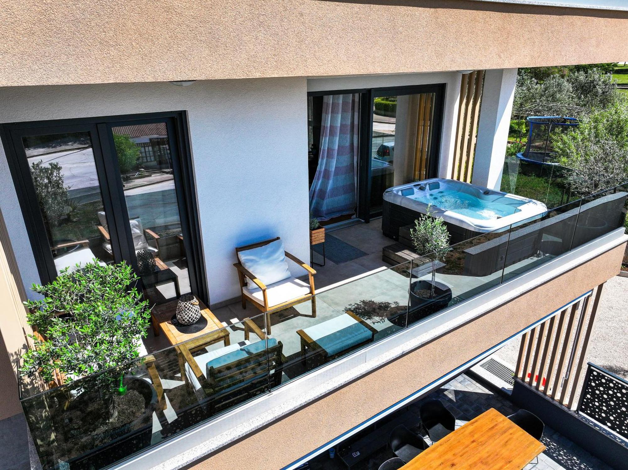 Luma Luxury Apartment With Jacuzzi Zadar Eksteriør billede