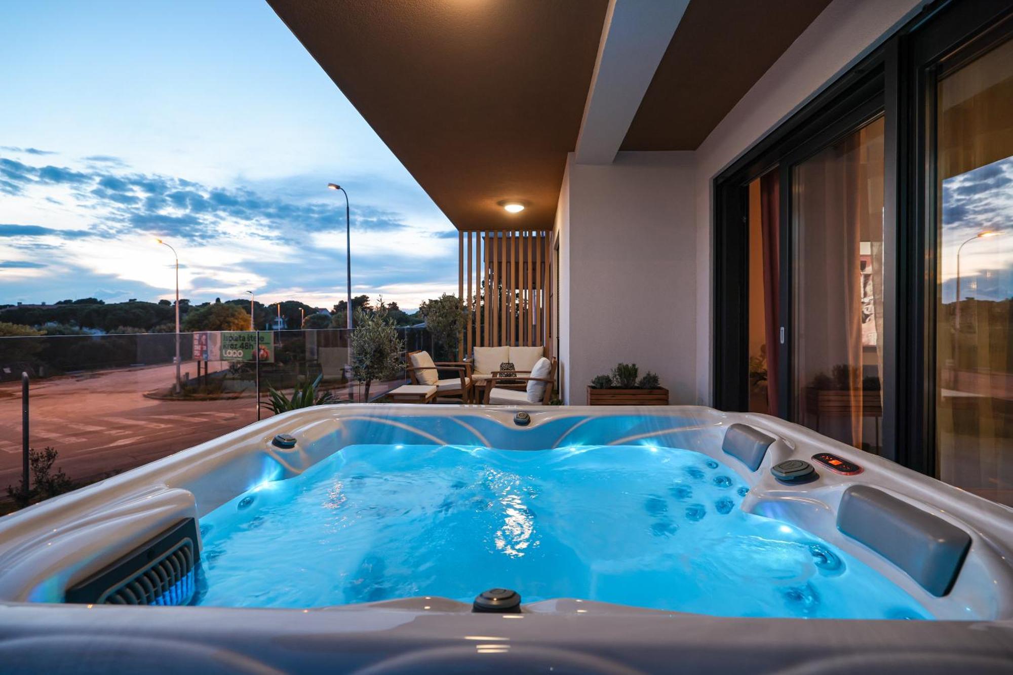 Luma Luxury Apartment With Jacuzzi Zadar Eksteriør billede