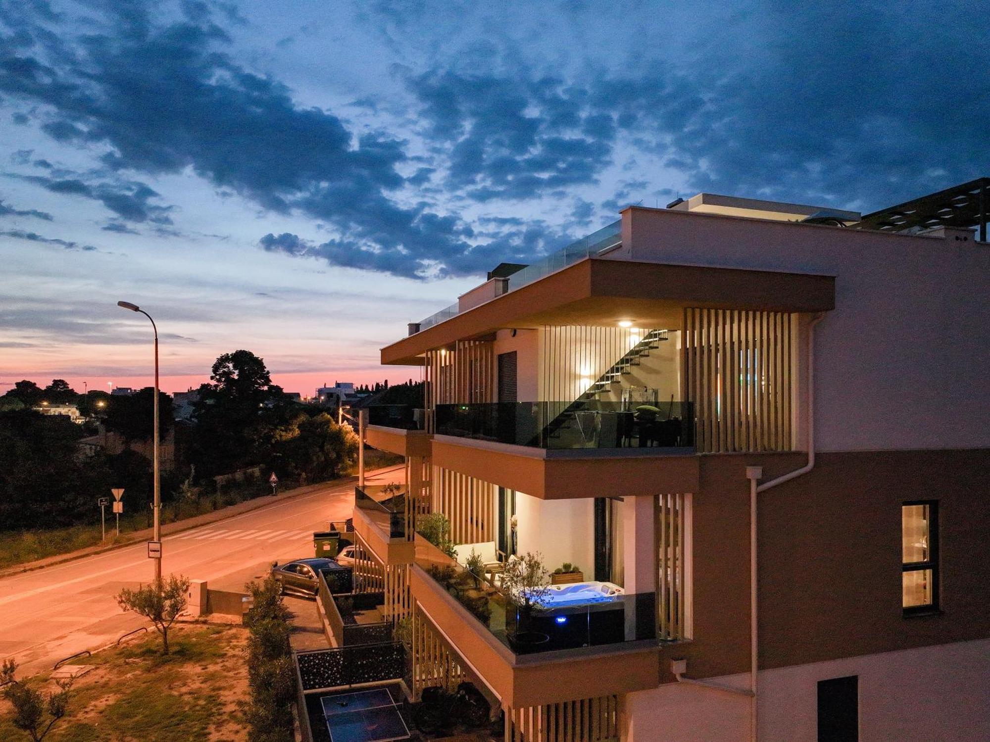 Luma Luxury Apartment With Jacuzzi Zadar Eksteriør billede