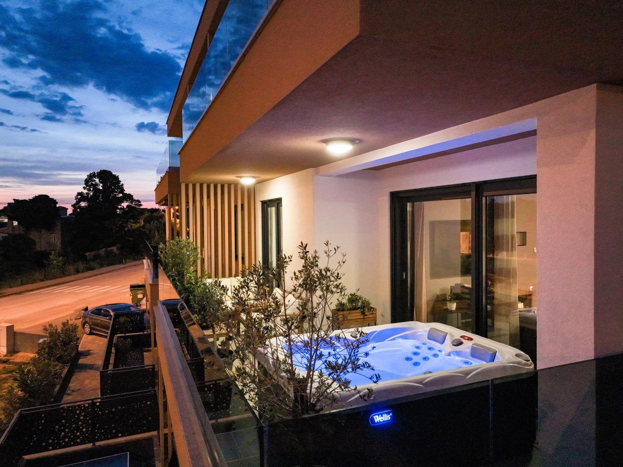 Luma Luxury Apartment With Jacuzzi Zadar Eksteriør billede