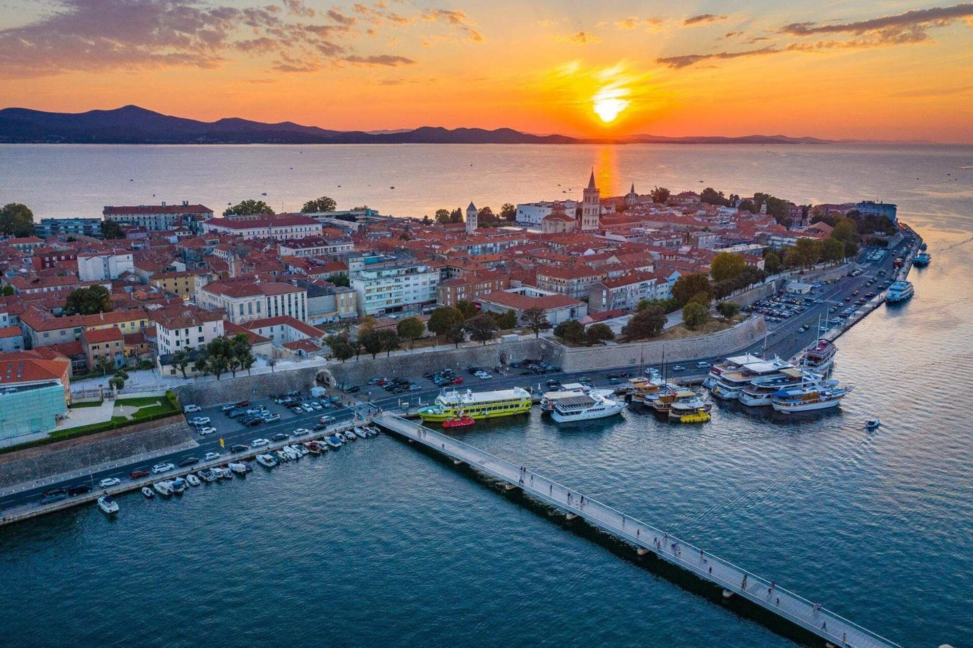 Luma Luxury Apartment With Jacuzzi Zadar Eksteriør billede